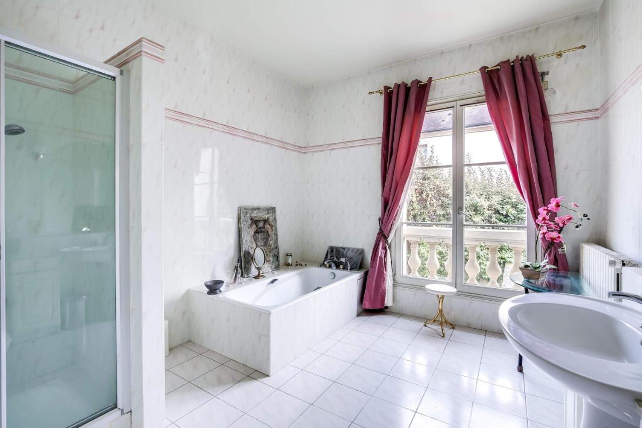 La Demeure D'Iris Bed & Breakfast Bougival Екстериор снимка