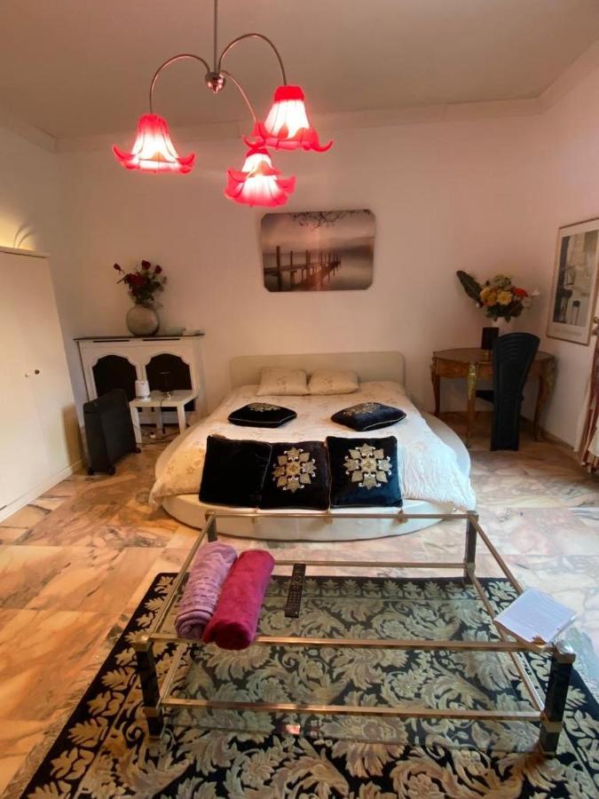 La Demeure D'Iris Bed & Breakfast Bougival Екстериор снимка