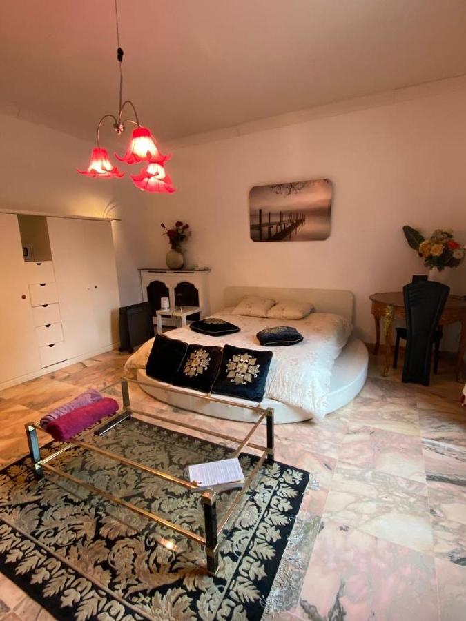 La Demeure D'Iris Bed & Breakfast Bougival Екстериор снимка